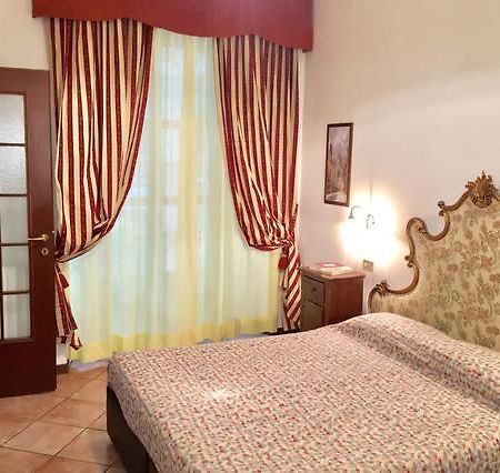 Flat In Piazza Duomo Apartment มิลาน ภายนอก รูปภาพ